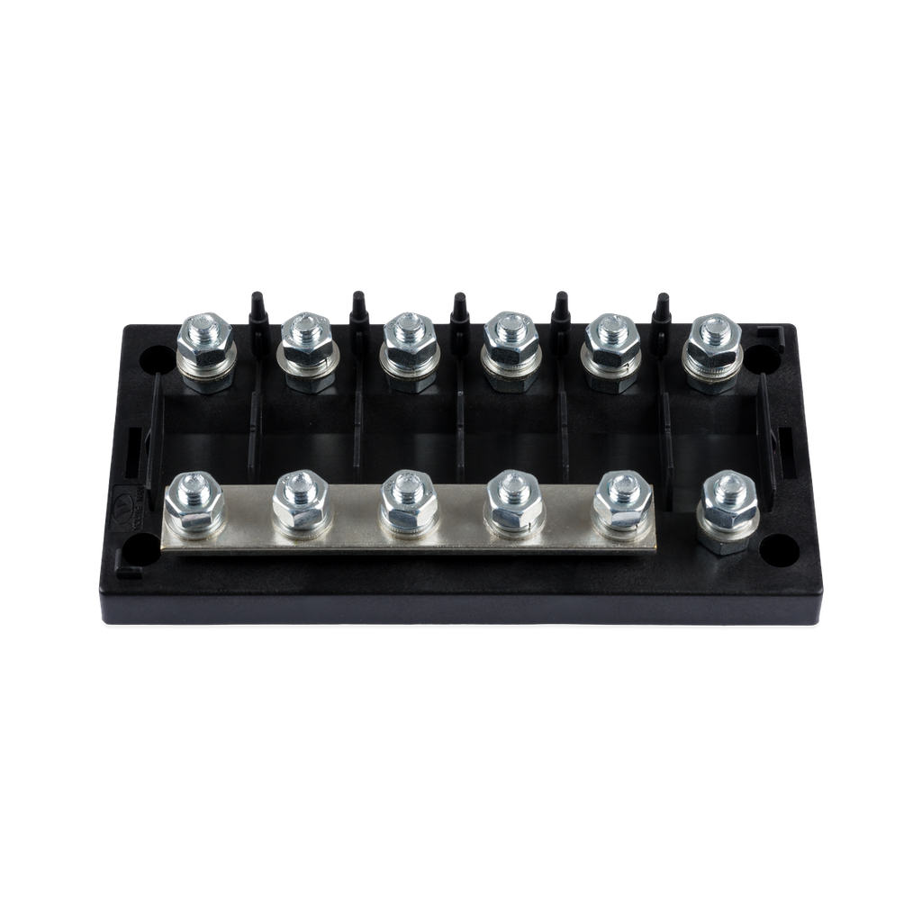Fuse holder 6-way for MEGA-fuse (front-angle).png