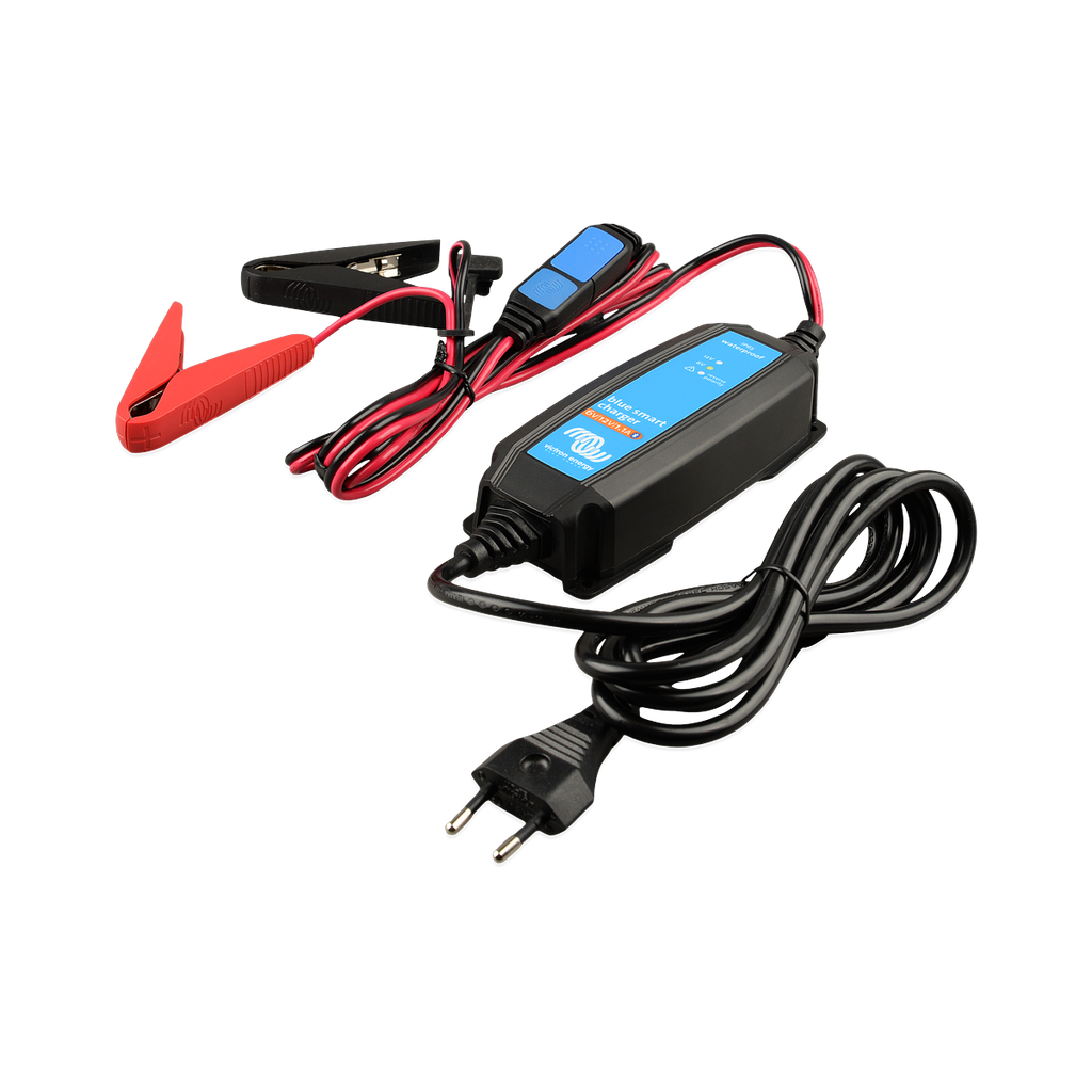 BPC120134034R_Blue Smart IP65 Charger 6V12V-1.1 230V CEE 716 Retail (left).png